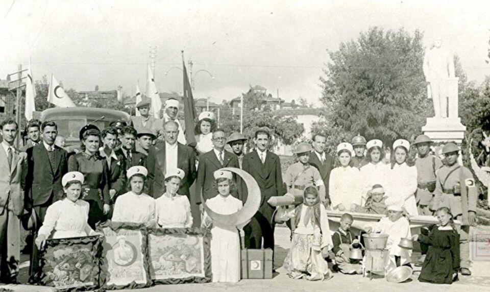 35x43x14 cm. 1940-1950 Kızılay Çanta (Orjinal Ürün)