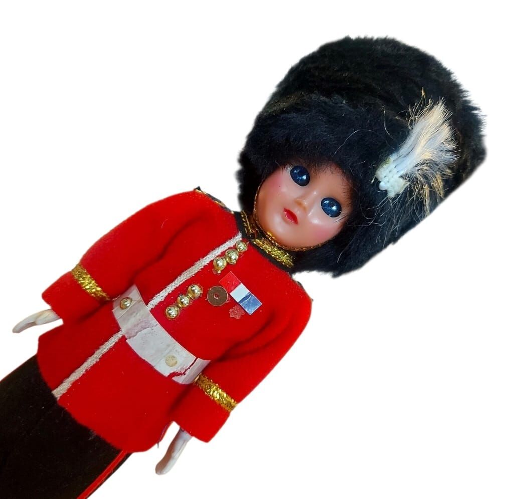 19 cm. Dönem İngiliz Üretimi Asker Kumaş Bebek (Kollar ve Gözler Hareketli)