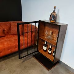 Metal Kafesli Ahşap İçecek Dolap Modeli