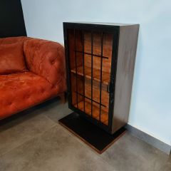 Metal Kafesli Ahşap İçecek Dolap Modeli