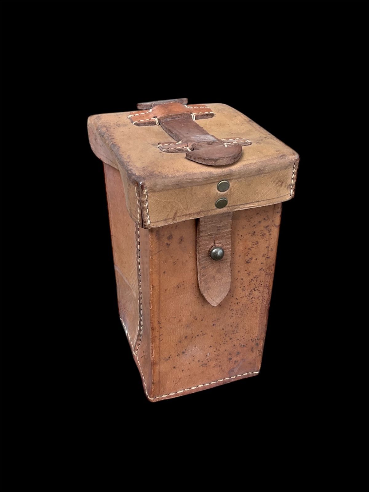 18x9x8 cm.Ww2 Dönemi Deri Kütüklük