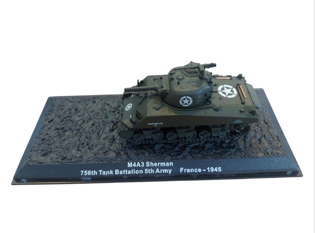 Kutusunda 8.5x4x5 cm. 756th Tank Battalion  5th Army France-1945  M4A3 Sherman Metal Model