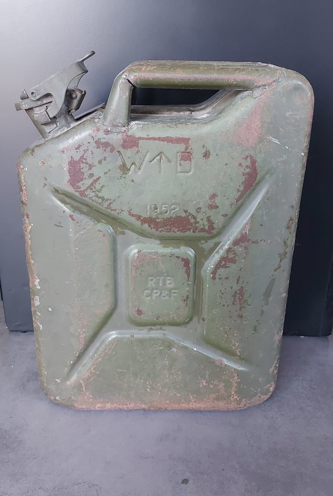 1952 Haki 20 LT Benzin Bidonu