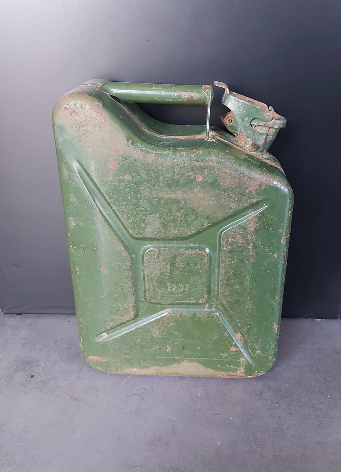 1981 Haki 10 LT Benzin Bidonu