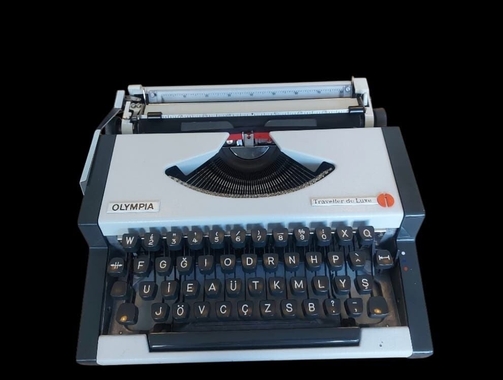 1970-1980 'ler Almanya Olimpia Çanta Daktilo (Orjinal Çantasında  Çok Temiz Çalışır Durumda)