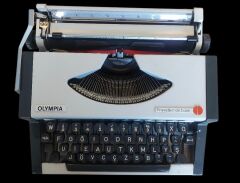 1970-1980 'ler Almanya Olimpia Çanta Daktilo (Orjinal Çantasında  Çok Temiz Çalışır Durumda)