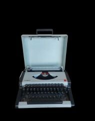 1970-1980 'ler Almanya Olimpia Çanta Daktilo (Orjinal Çantasında  Çok Temiz Çalışır Durumda)