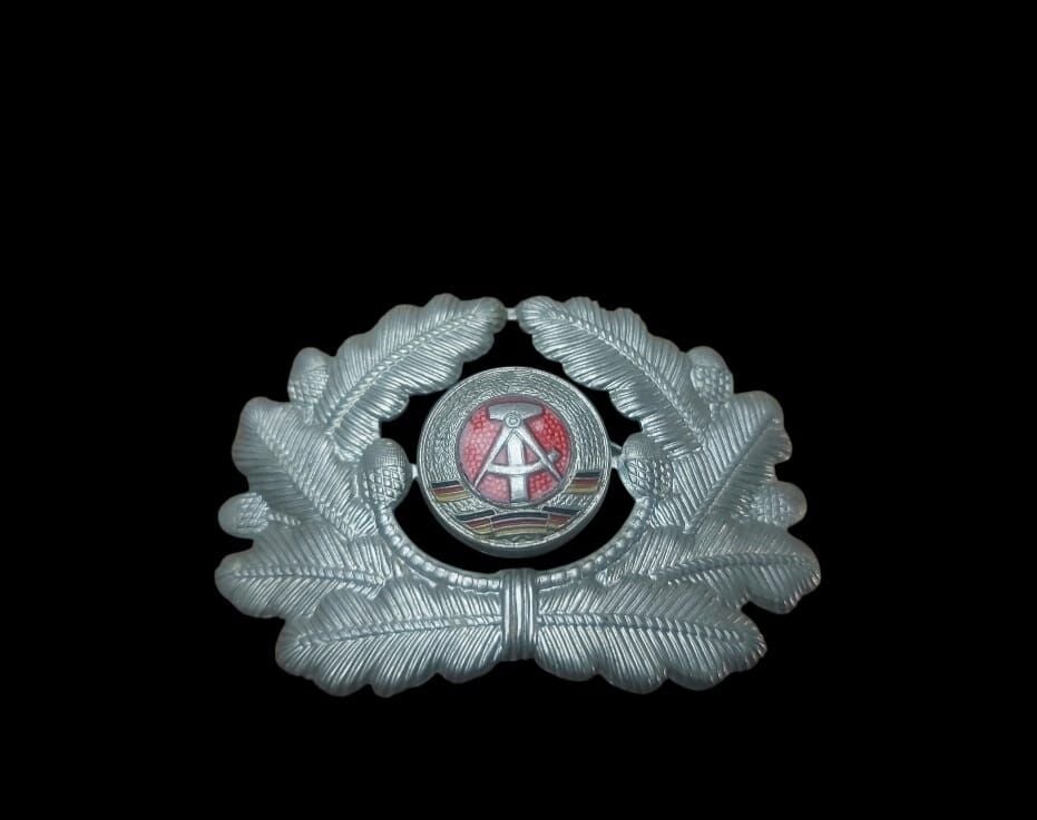 6x4.5 cm. 1973 Doğu Almanya  DDR/NVA Askeri Şapka Kokartı