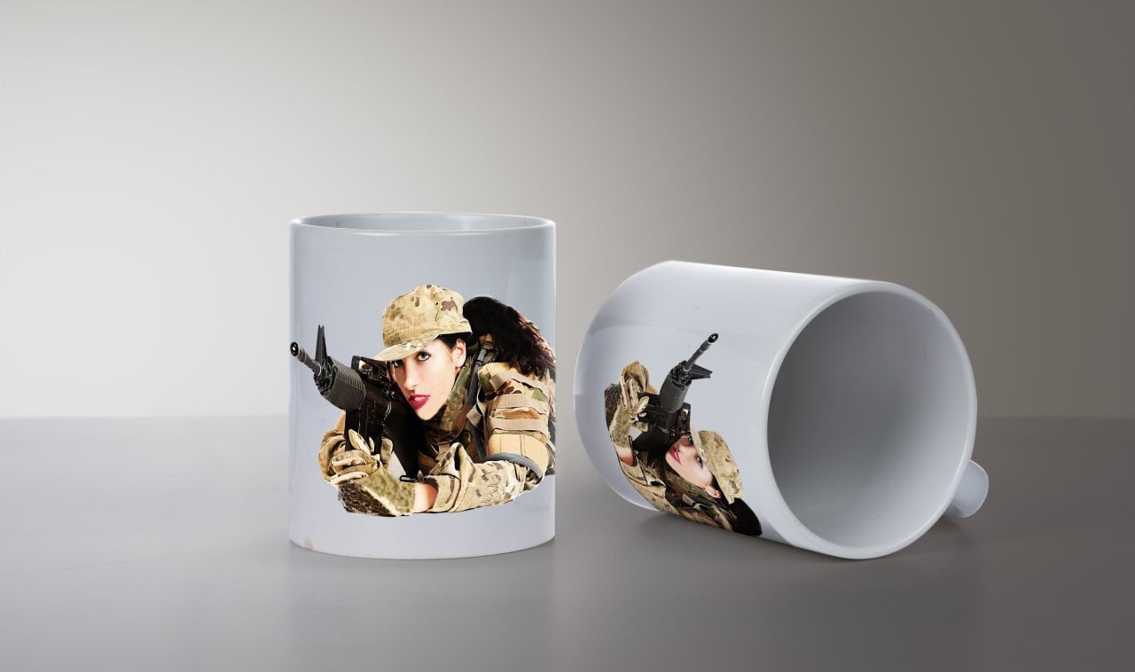 Nişan Almış Bayan Asker Baskılı Beyaz Bardak (Model-3)