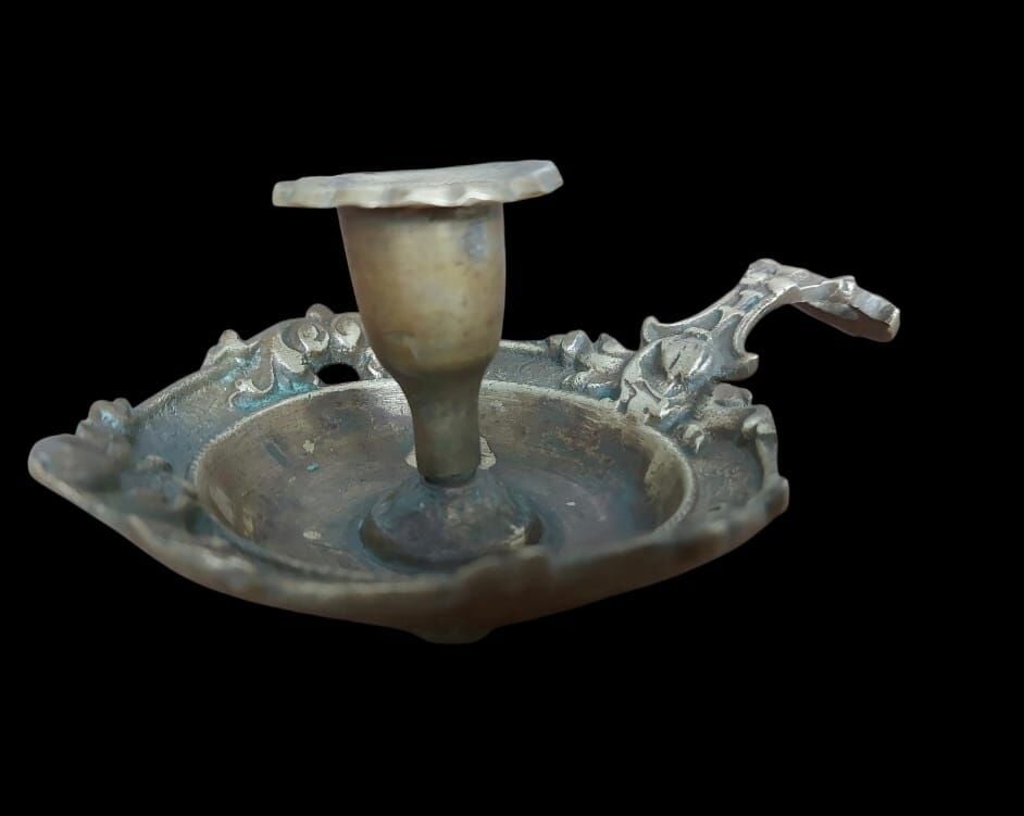 17x10 cm. Pirinç Malzeme Dönem Şinanay Mumuluk