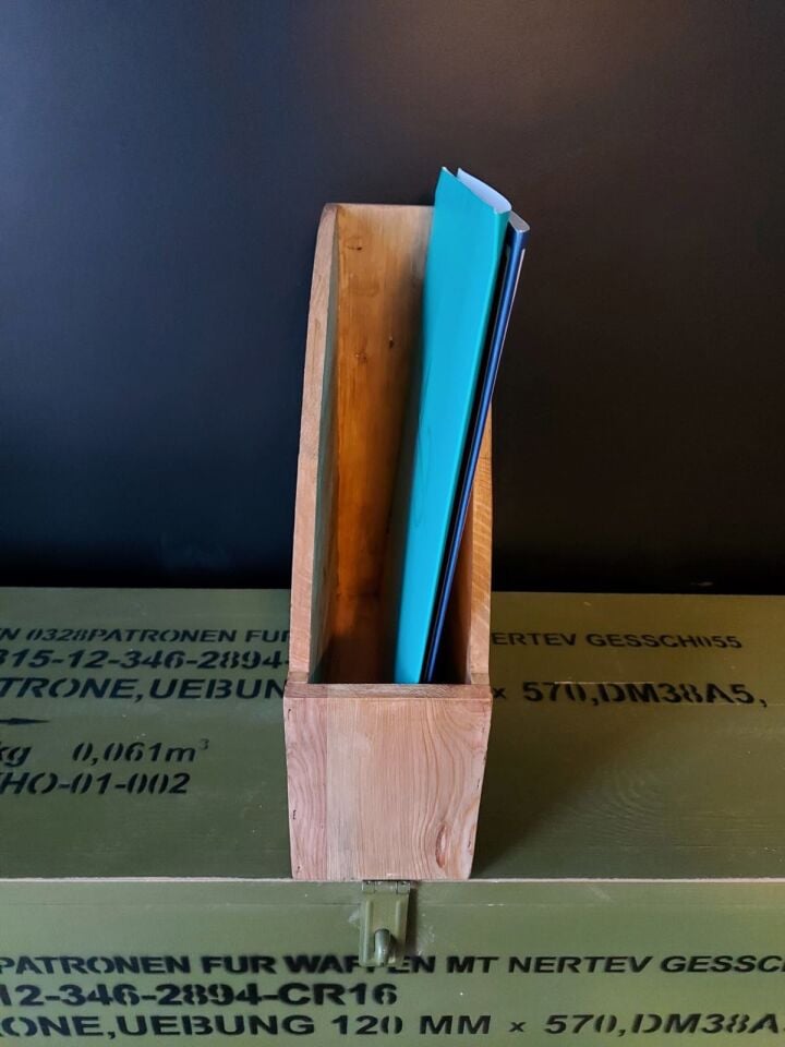 30.5x10x26.5 cm. Metal Kulplu Ahşap Dosyalık Model-2