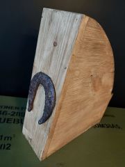 30.5x10x26.5 cm. Orjinal Nal Motifli Ahşap Dosyalık