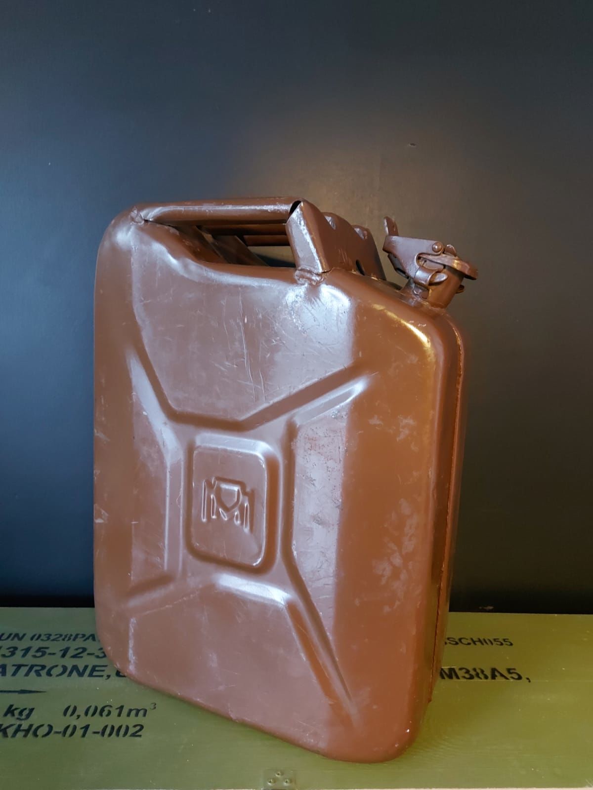 1963 Tarihli 20 Lt. Benzin Bidonu (Kahverengi)