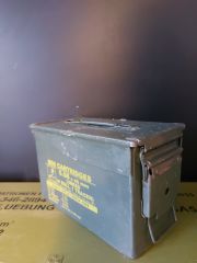 28x14x18.5 cm. Metal Mühimmat Kutusu