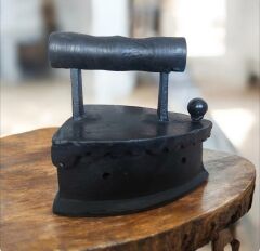 10x10x11 cm. Vintage Döküm Kömürlü Ütü