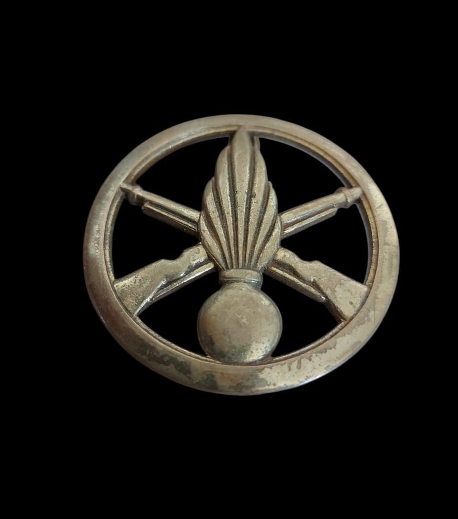 4.5 cm. Çap Fransız Ordusu Piyade Pirinç Şapka Bere Kokartı