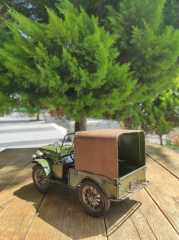 El Yapımı Metal Askeri Jeep