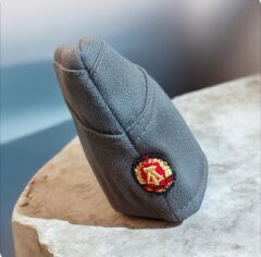 1988 Doğu Alman Halk Ordusu (NVA) Garnizon Kepi Unisex (55 Numara)