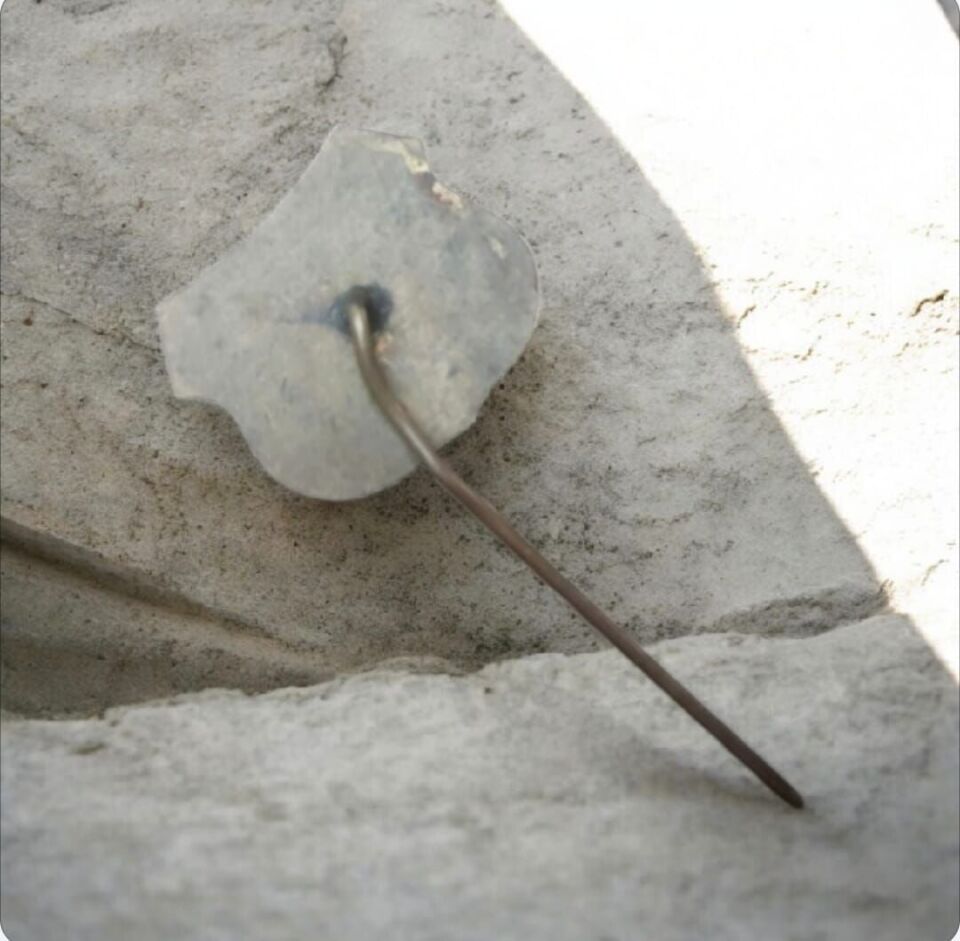 1.8x1.6 cm. Eski Dönem Harp Akademileri Rozeti