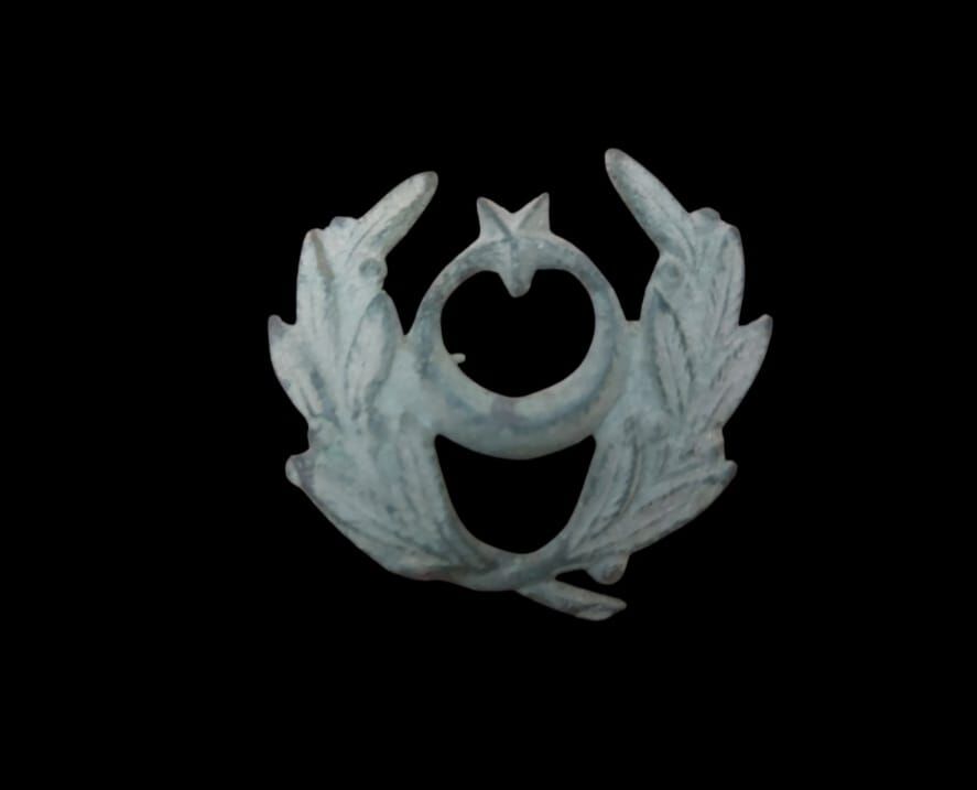 4x3.7 cm.Ww1 ve Kurtuluş Savaşında  Kullanılmış Türk Subay Metal Şapka Kokartı