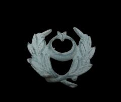 4x3.7 cm.Ww1 ve Kurtuluş Savaşında  Kullanılmış Türk Subay Metal Şapka Kokartı