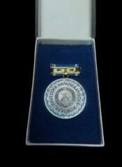 3.2 cm. Çap 1960'lar Orjinal Kutusunda Doğu Almanya Madalyon