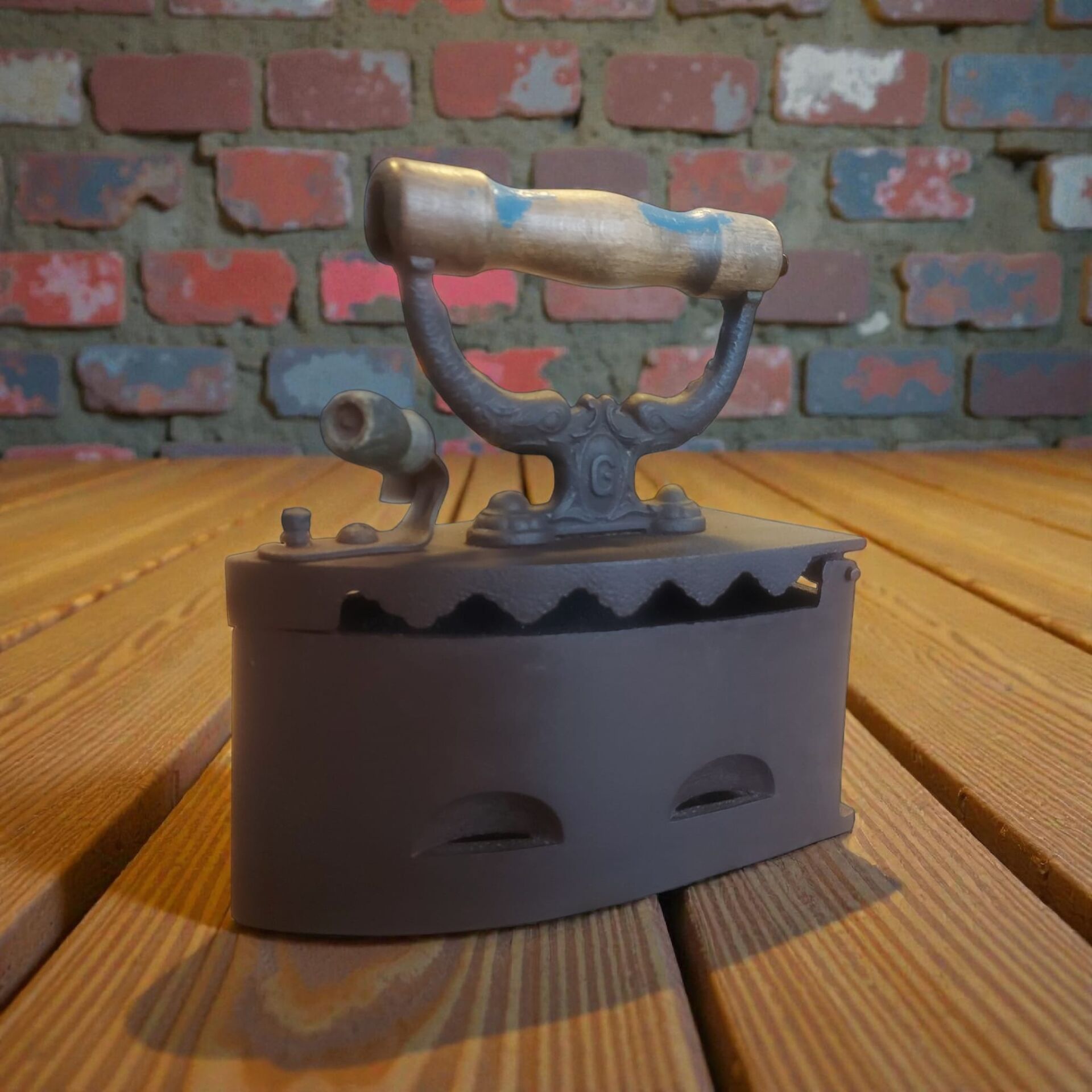 22x21 cm. Osmanlı Dönemi Kömürlü Döküm Ütü