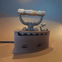 22x21 cm. Osmanlı Dönemi Kömürlü Döküm Ütü