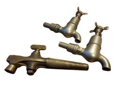1930'lar Fransız Bronz Musluk Lotu (3 Parça)