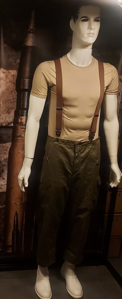 Doğu Alman Strichtarn  Pantalon+Askı+Fanila Takım Halinde( S Beden)