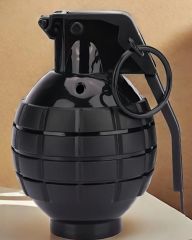 6x8.5 cm. Dayanıklı Plastik Dekoratif Figür (El Bombası)