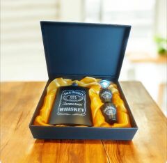 Kutusunda Paslanmaz Çelik Matara Seti (9 oz-266ml/2 Shot Bardaklı)