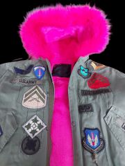 Özel Tasarım Parka Modeli (L Beden) İthal Ürün