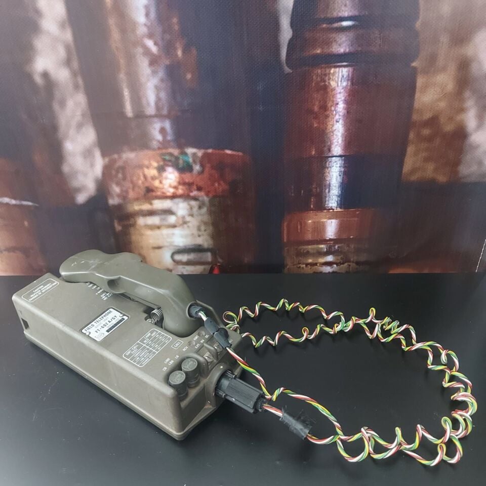 Askeri Telefon Modeli-Hek Ürün (Kablo Soyulmuş Vaziyette-Uygun Sunulmuştur)