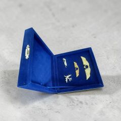 11x11x4 cm. Kadife Kutu İçinde 2 Adet Metal Pilot Brove-2 Adet Metal Rozet Kombini (Dekoratif Ürün)