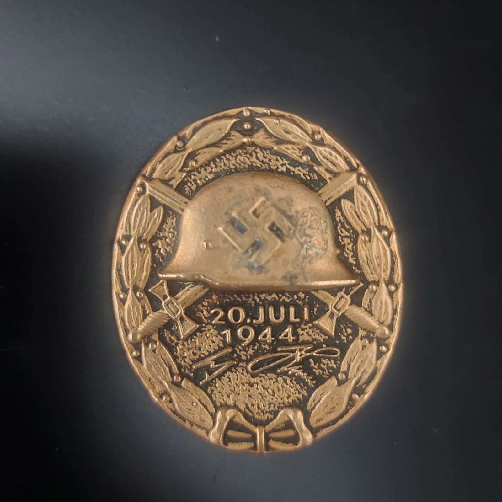 1944 Alman Metal Brove