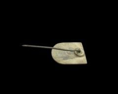 1.9x1.5 cm. Harp Akademileri Mineli Rozet