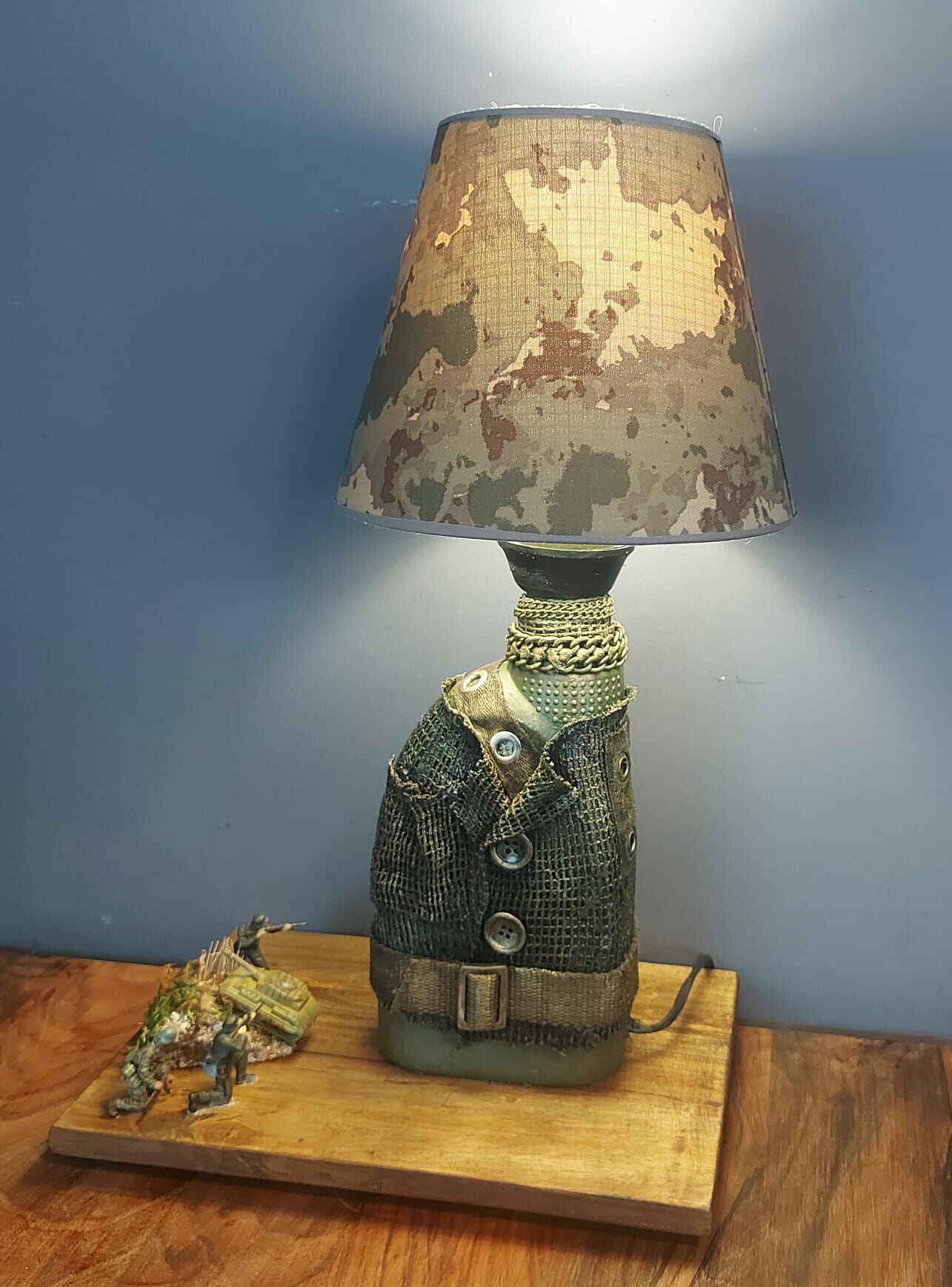 Military Abajur Modeli