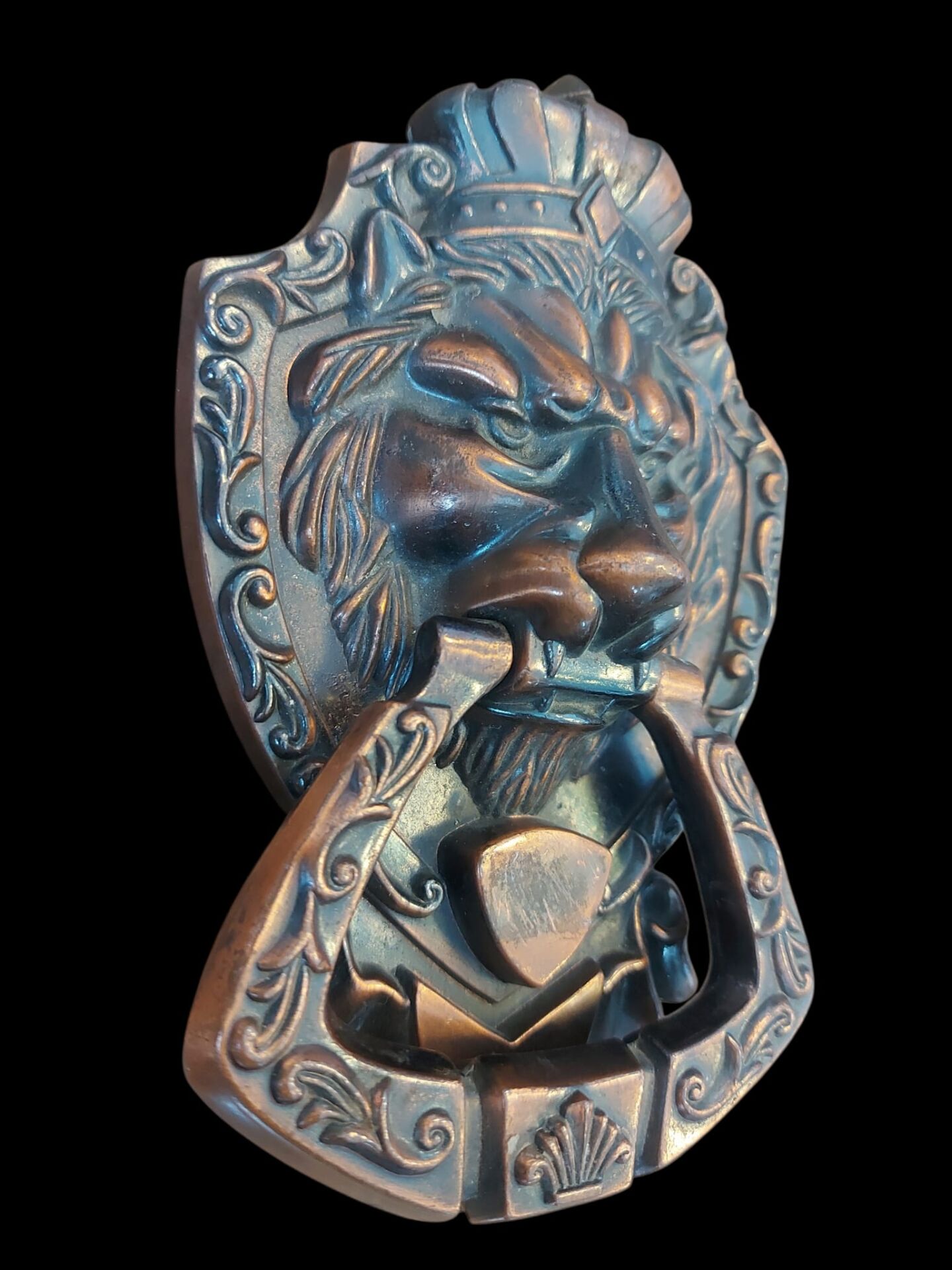 11x17.5 cm. Bakır Madenden Aslan Başlı Kapı Tokmağı