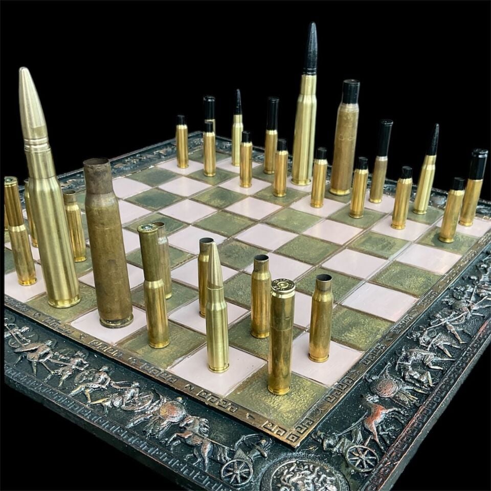 42.5x42.5x1 cm El Boyama Tabla Üzerinde Pirinç Kovan Taşlar Satranç Takımı
