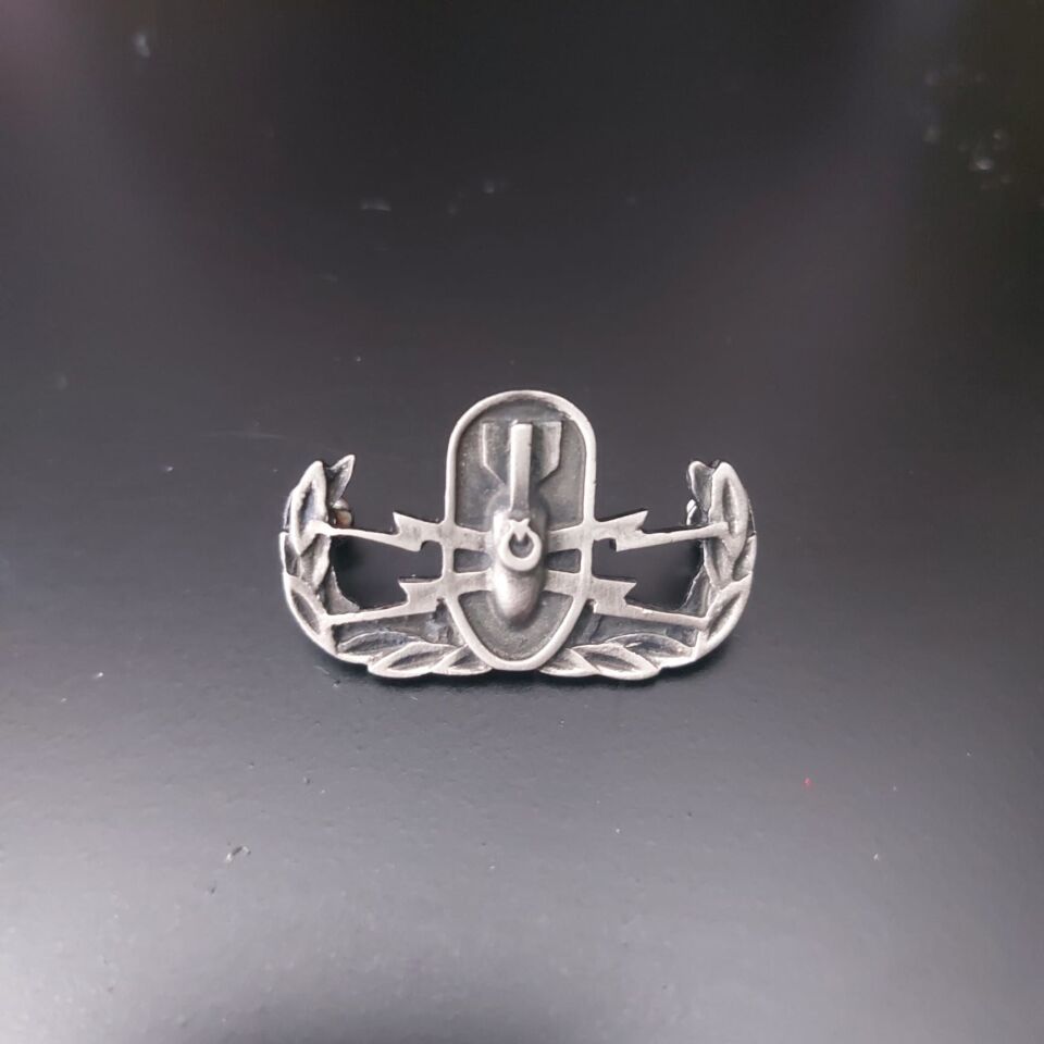 4x2,5  cm. Metal Askeri Brove Model-1