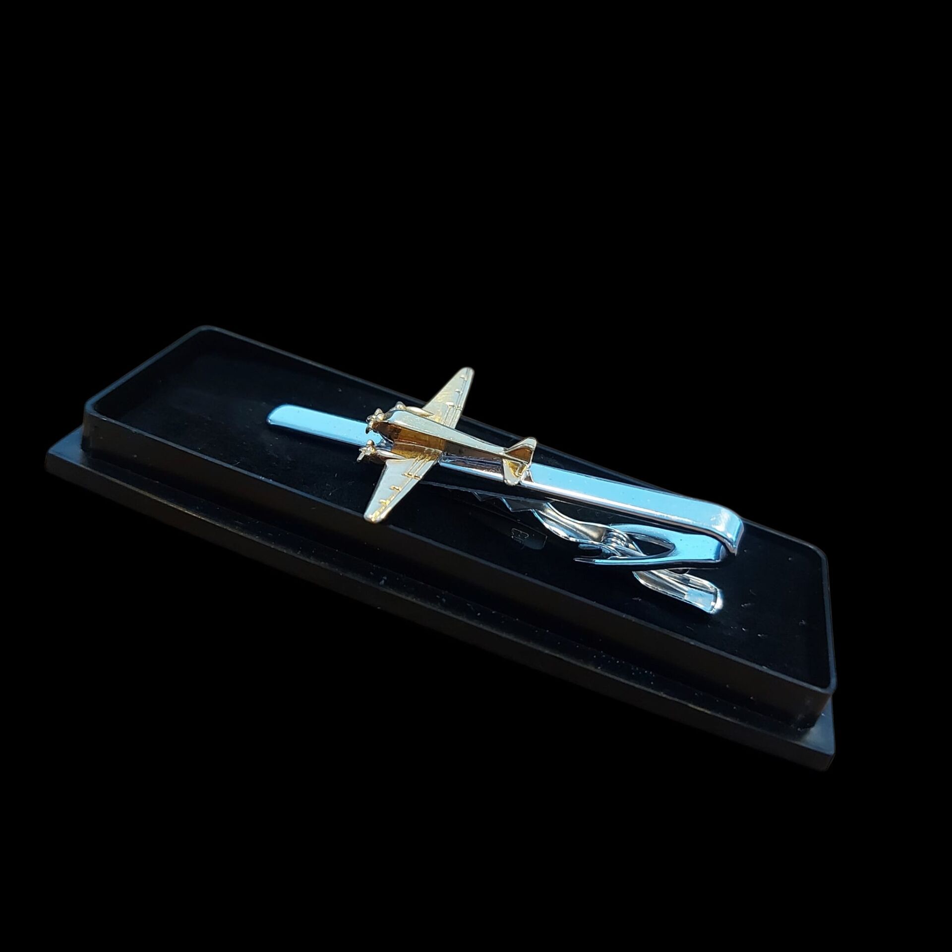 Uçak Motifli Metal Kravat İğnesi (Kutusunda Sıfır Ürün)