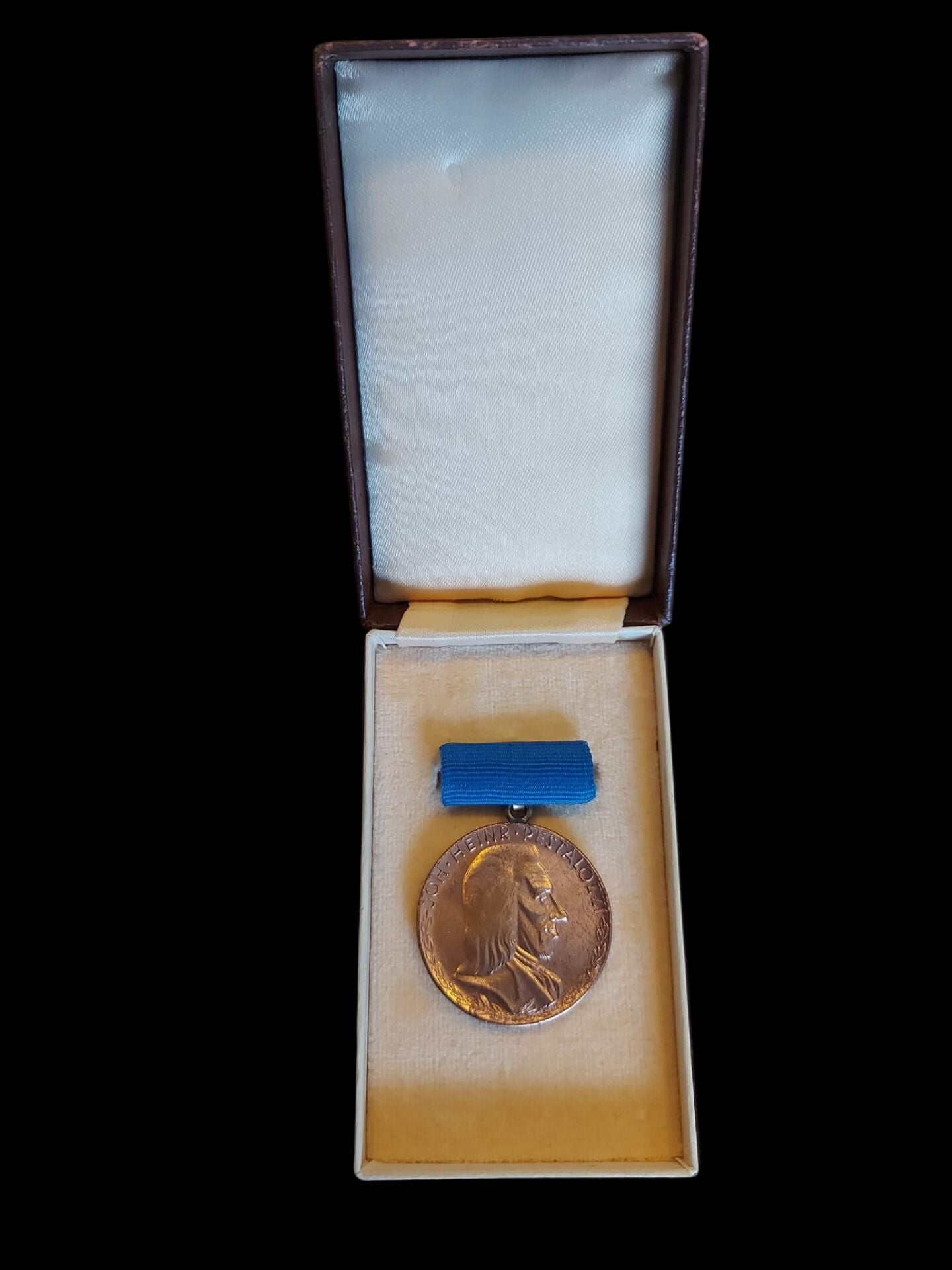 3.2 cm. Çap 1960'lar Orjinal Kutusunda Doğu Almanya Madalyon-2