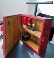 37.5x55x19 cm. Danger Dynamite Tasarım Dolap Modeli