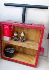 37.5x55x19 cm. Danger Dynamite Tasarım Dolap Modeli