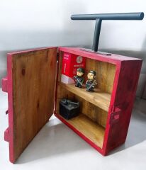 37.5x55x19 cm. Danger Dynamite Tasarım Dolap Modeli