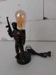 Komando Asker Motifli Rustik Abajur