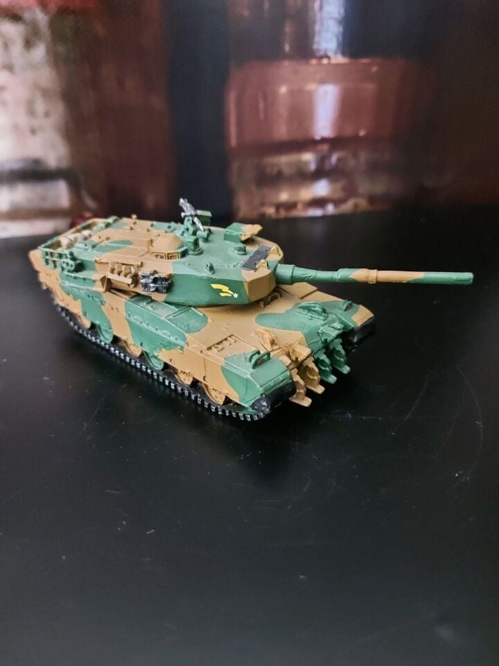 16x5.5x5 cm.Japon Type 90 Tank