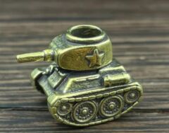 2.15x1.6 cm. Pirinç Döküm Malzeme (İçinden 0.5 cm. Halat İp Geçebilen) Tank Motifli Aksesuar