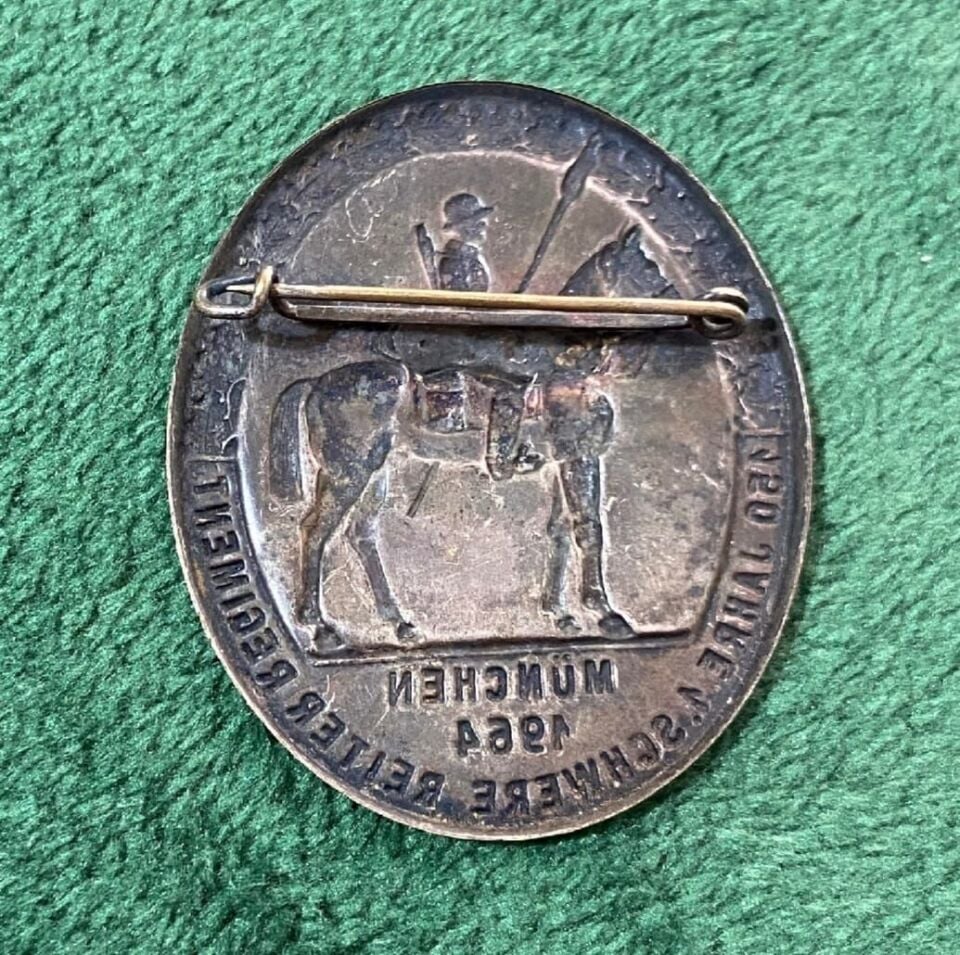 4x5 cm. 1964 Münih Bavyera Ağır Süvari Alayı  150.Yıl Hatıra Rozeti